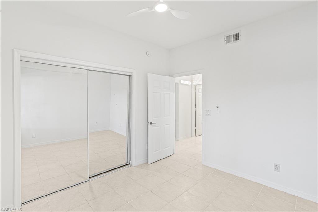 5480 16th Pl Sw 203 Property Photo 17