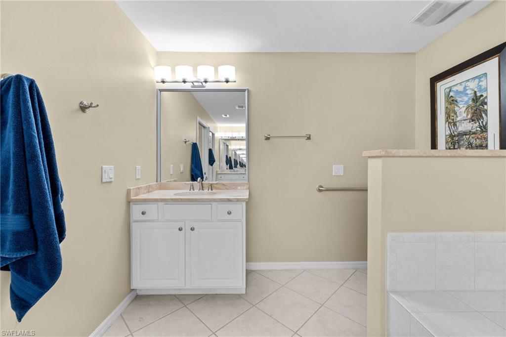 3970 Bishopwood Ct W 102 Property Photo 19