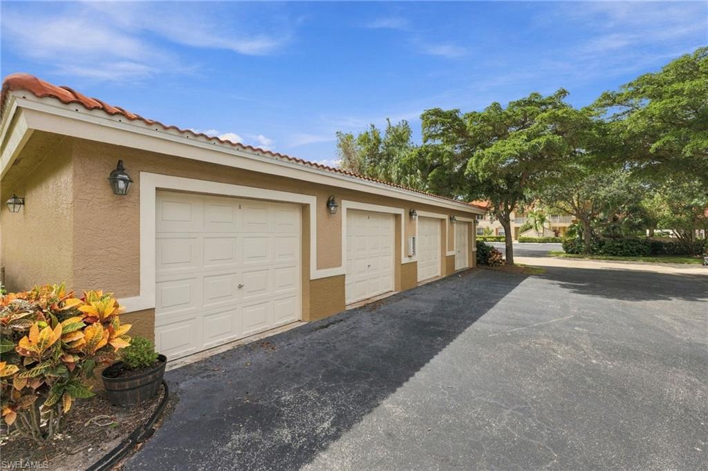 6610 Huntington Lakes Cir 103 Property Photo 2