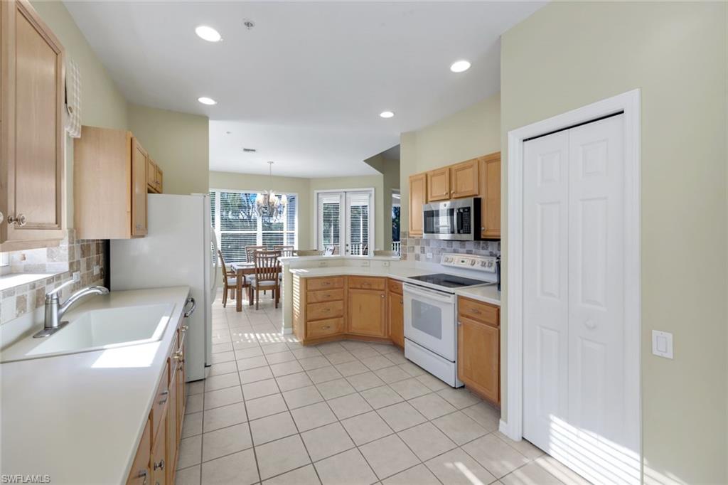 8470 Danbury Blvd 201 Property Photo 11