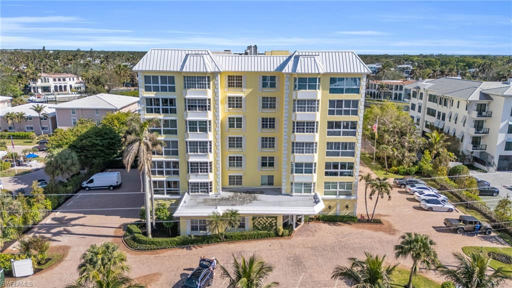 1900 Gulf Shore Blvd N 304 Property Photo 1