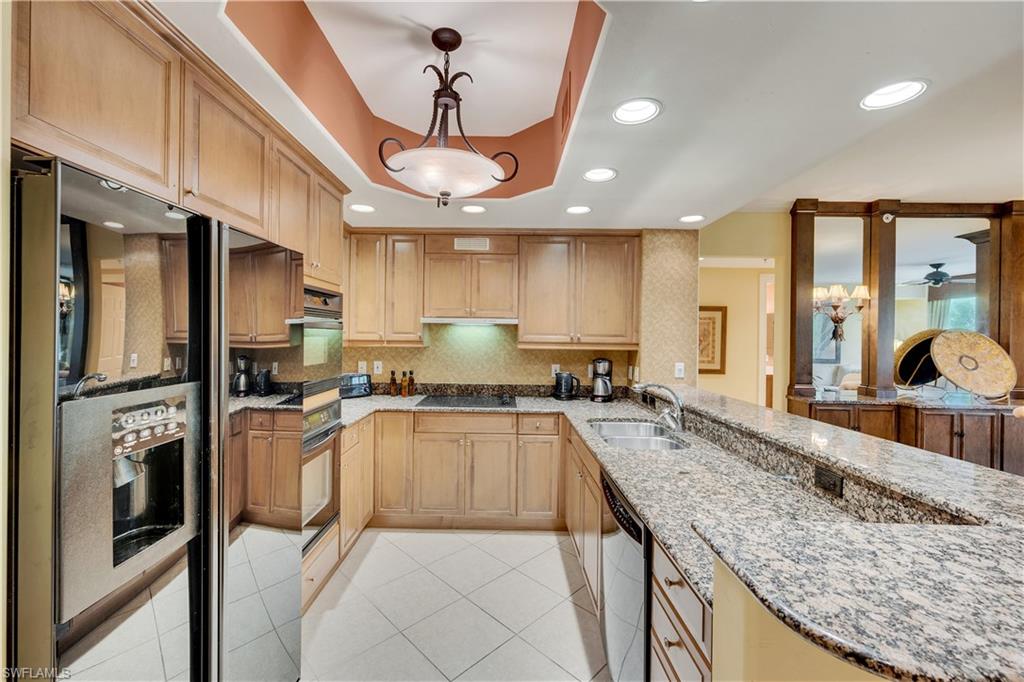 2728 Tiburon Blvd E 304 Property Photo 6