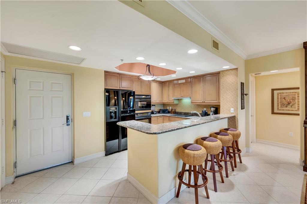 2728 Tiburon Blvd E 304 Property Photo 7