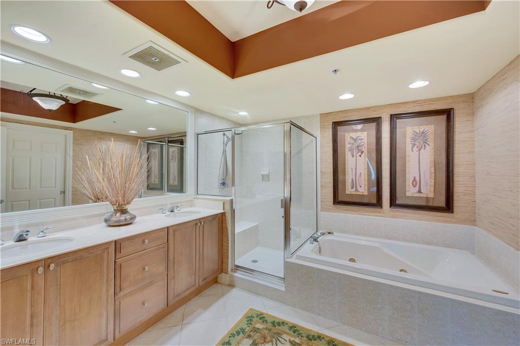 2728 Tiburon Blvd E 304 Property Photo 12