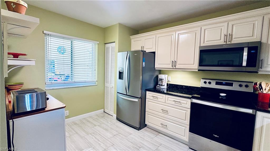 7824 Emerald Cir 104 Property Photo 13