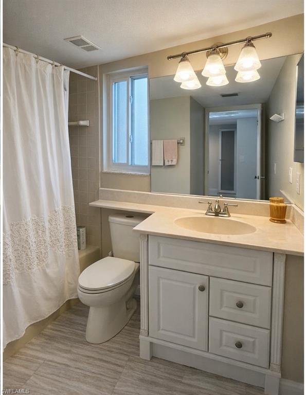 7824 Emerald Cir 104 Property Photo 23