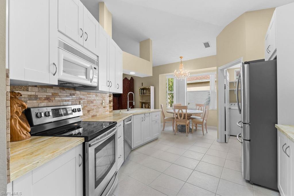 689 Crossfield Cir Property Photo 12