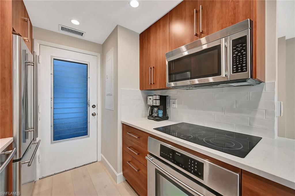 1300 Gulf Shore Blvd N 210 Property Photo 10