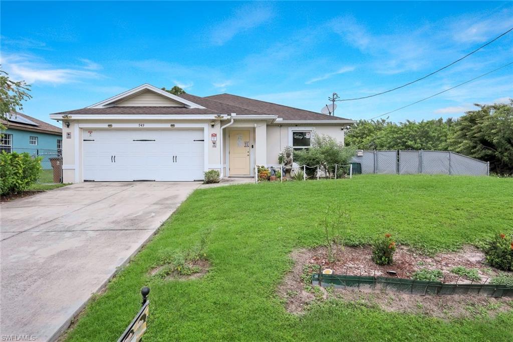749 Chemstrand ST E Property Photo 1