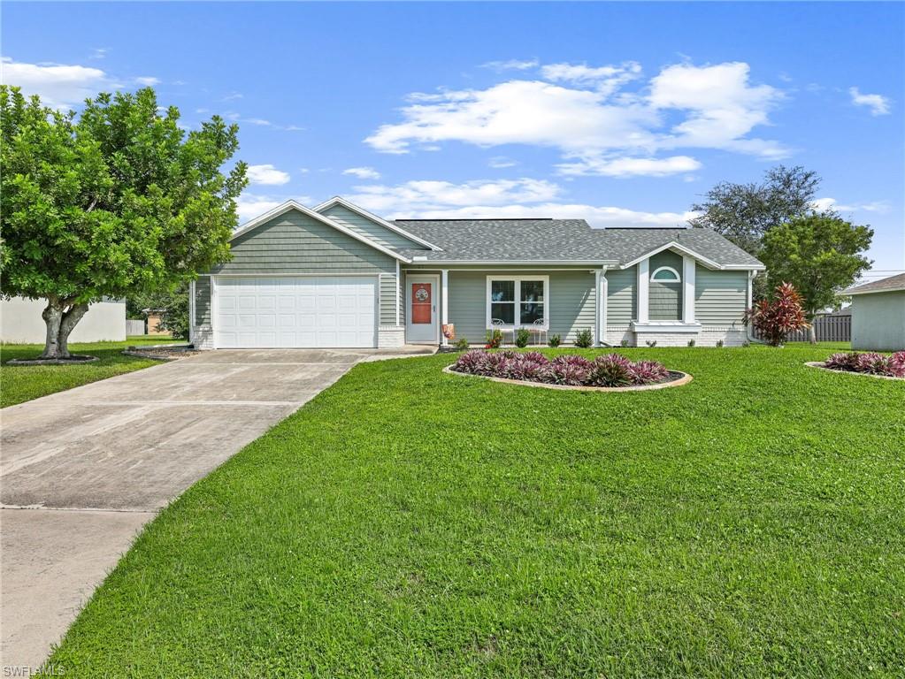 27 9th Pl Property Photo 1