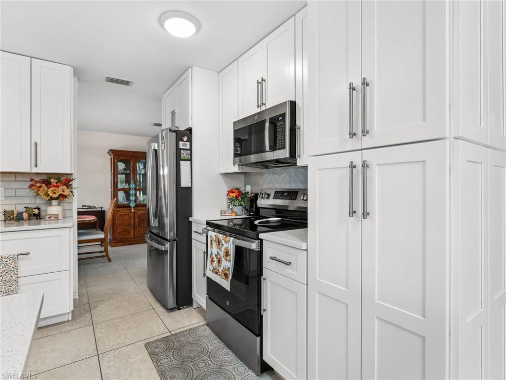27 9th Pl Property Photo 15