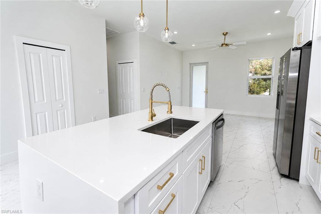 465 Windermere Dr Property Photo 4