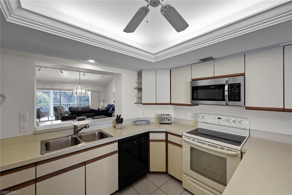 4240 Lake Forest Dr 423 Property Photo 11