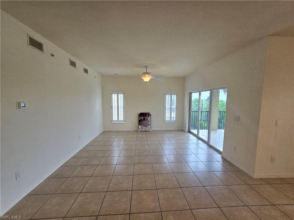 10080 Lake Cove Dr 202 Property Photo 7