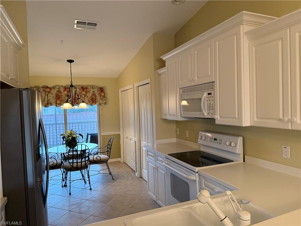 2860 Cypress Trace Cir 1825 Property Photo 4