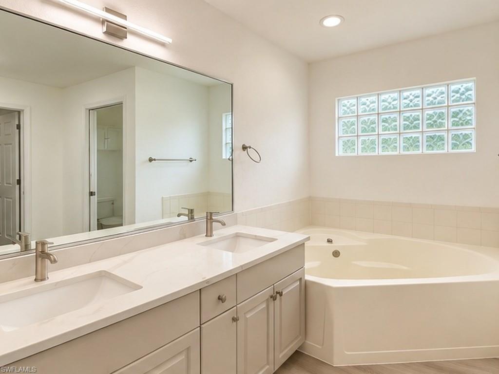 142 34th Pl Property Photo 8