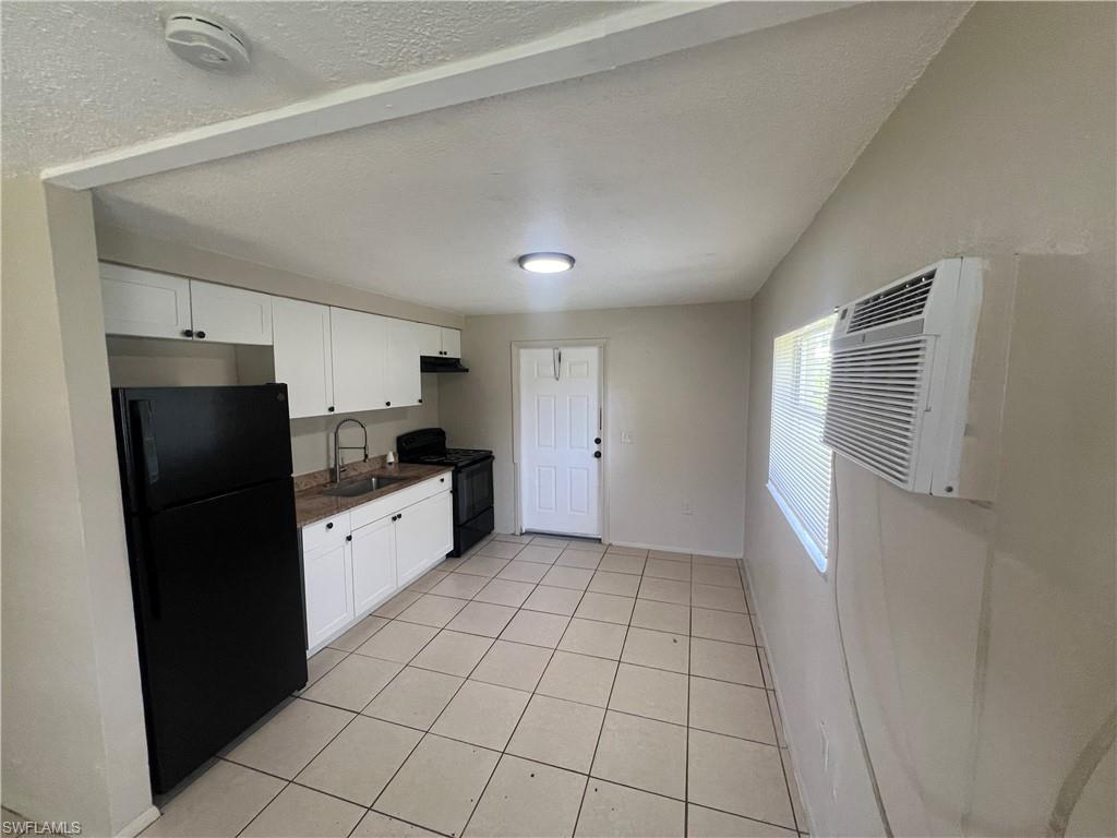 3920 Lora ST Property Photo 1