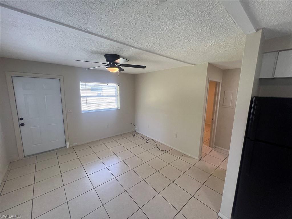 3920 Lora St Property Photo 3