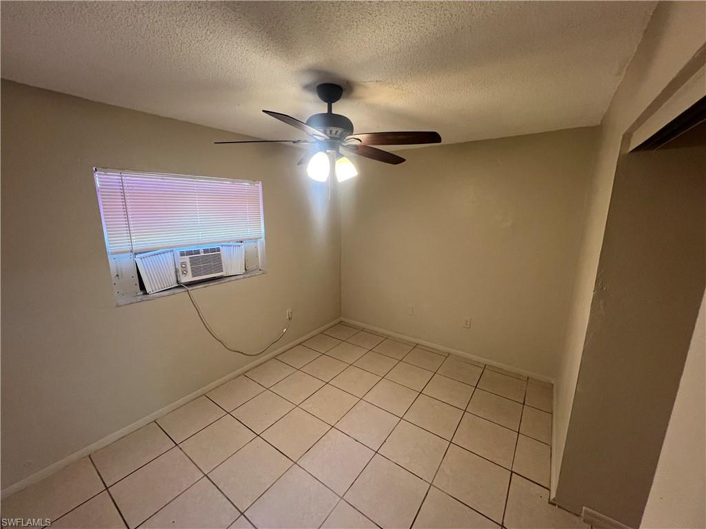 3920 Lora St Property Photo 7