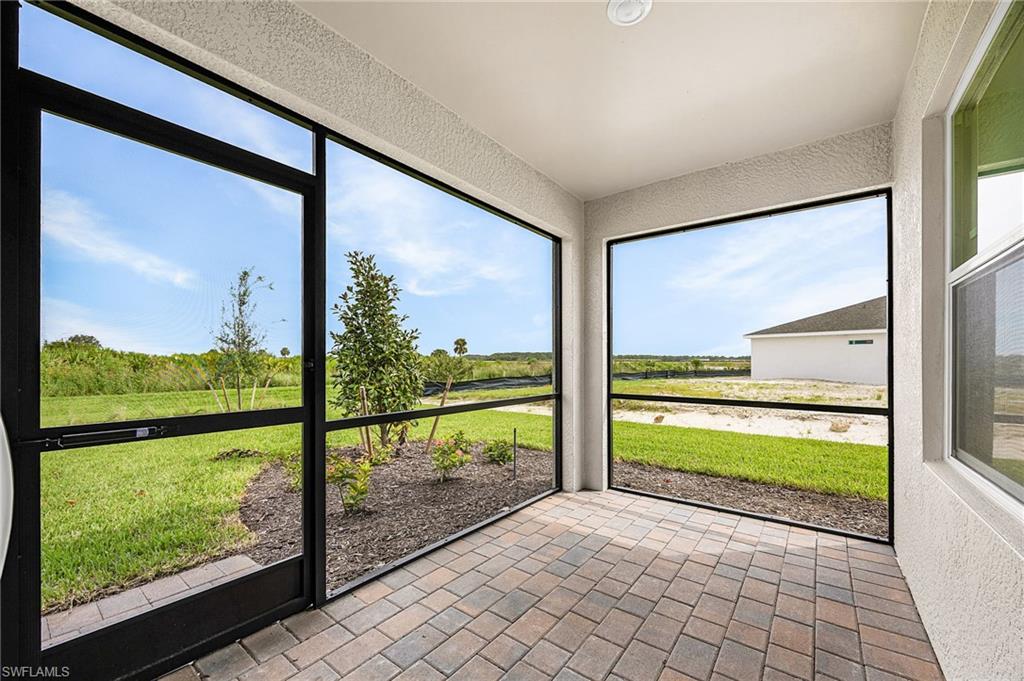 17892 Shade Tree Loop Property Photo 3