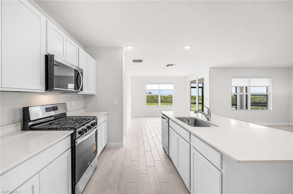 17892 Shade Tree Loop Property Photo 6