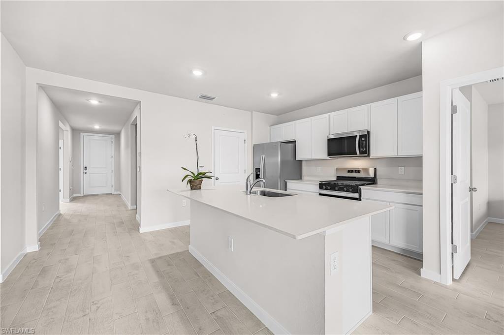 17892 Shade Tree Loop Property Photo 8