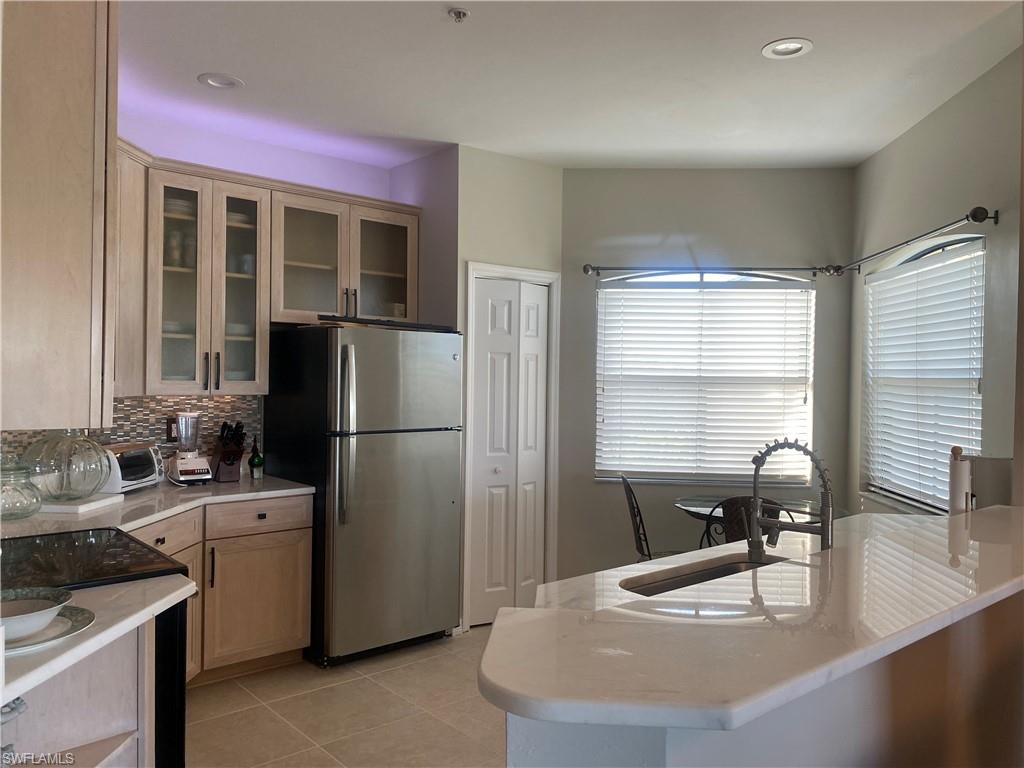 210 Vintage Cir 401 Property Photo 2
