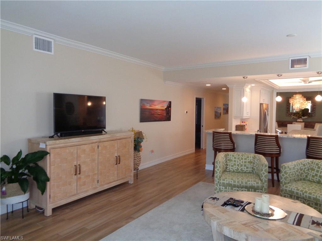 6190 Reserve Cir 301 Property Photo 14