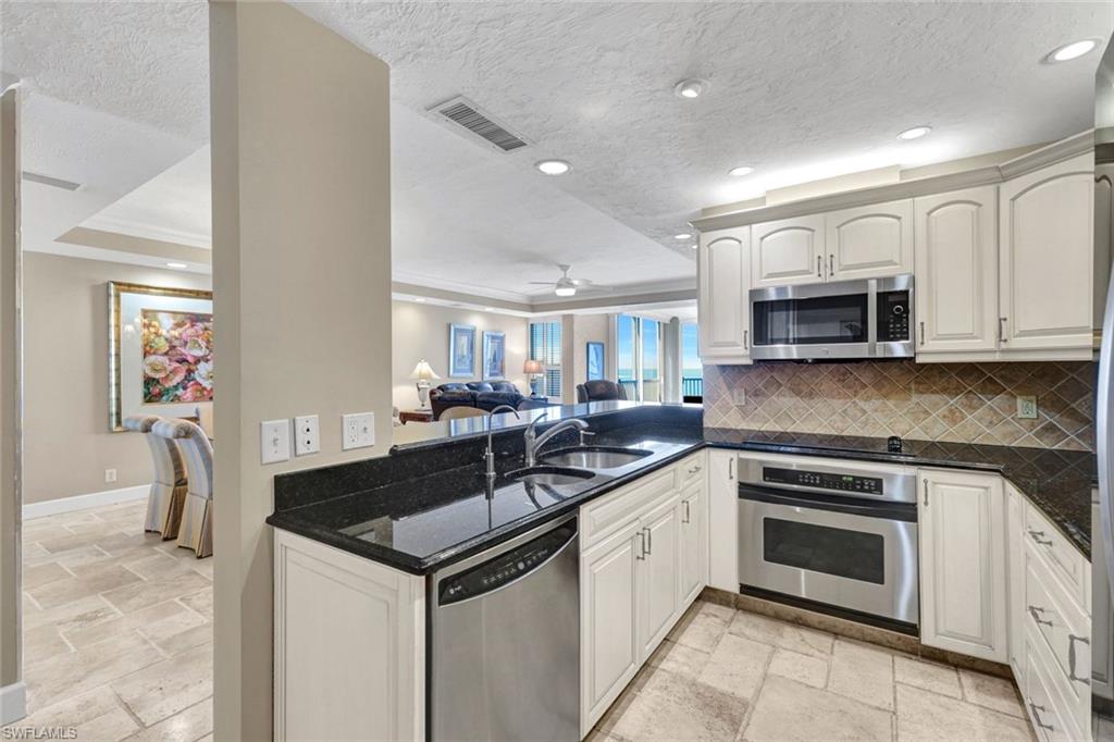 6000 Royal Marco Way 646 Property Photo 6