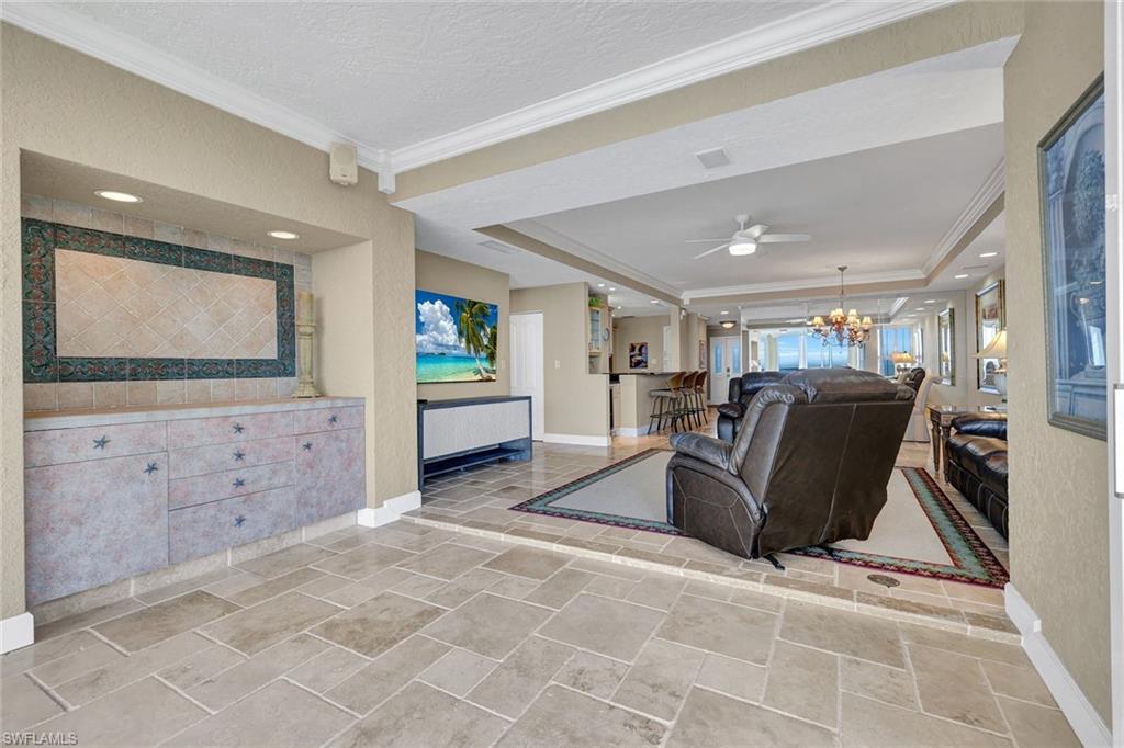6000 Royal Marco Way 646 Property Photo 12