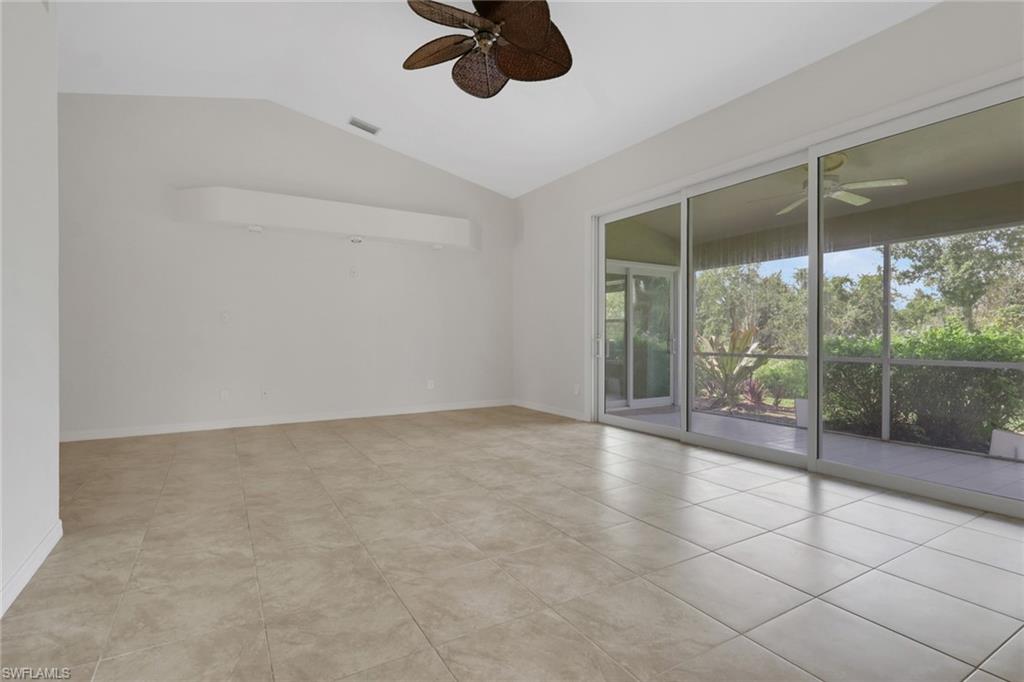 351 Emerald Bay Cir R7 Property Photo 6