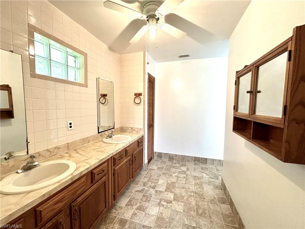 226036730 Property Photo 5