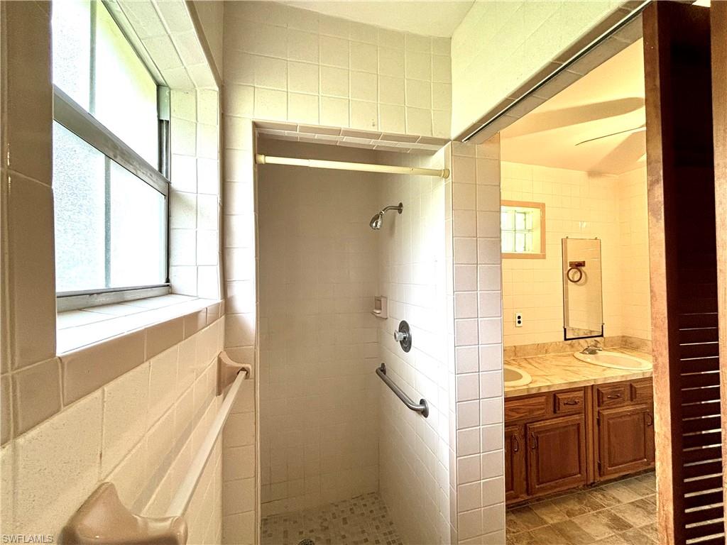 226036730 Property Photo 7