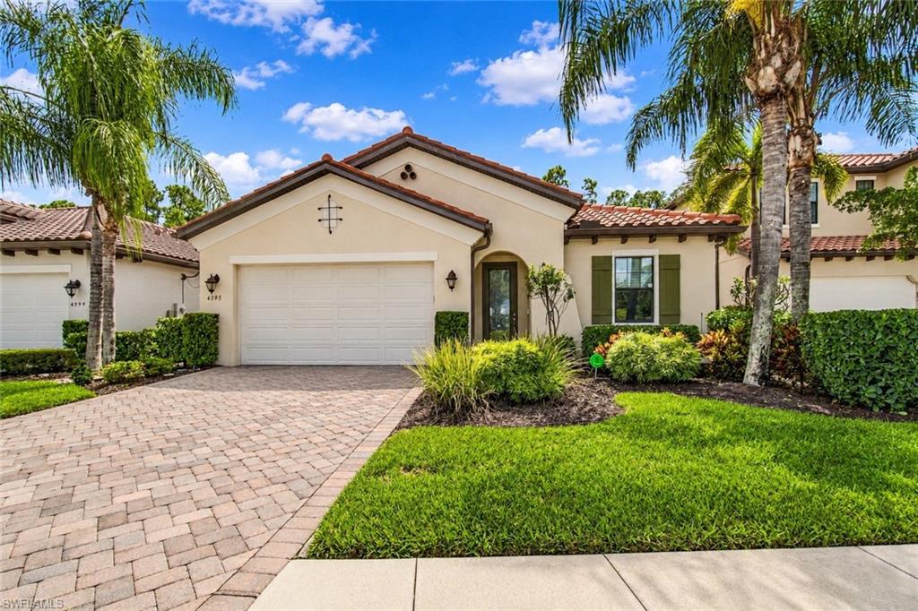 4395 Raffia Palm Cir Property Photo 7