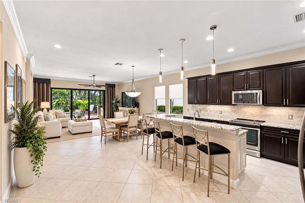 4395 Raffia Palm Cir Property Photo 10