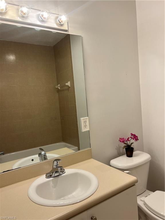 8358 Bernwood Cove Loop 704 Property Photo 10