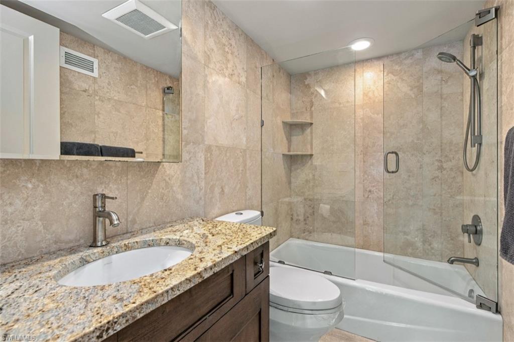 666 3rd St S 202 Property Photo 12