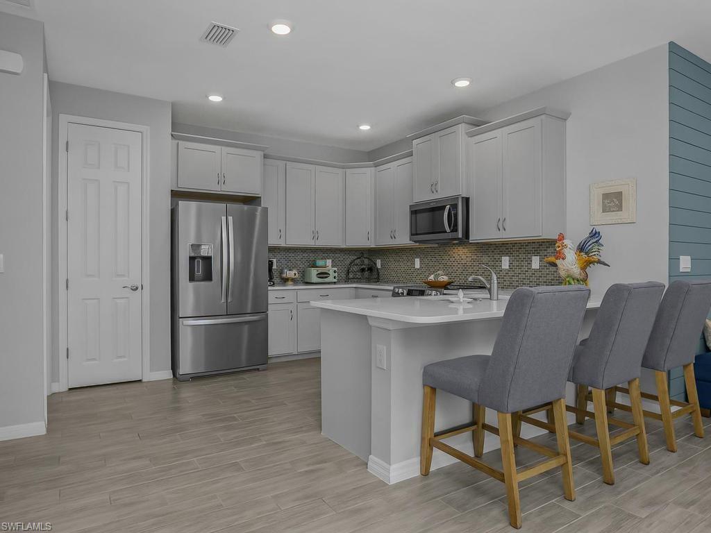1220 Enbrook Loop Property Photo 3