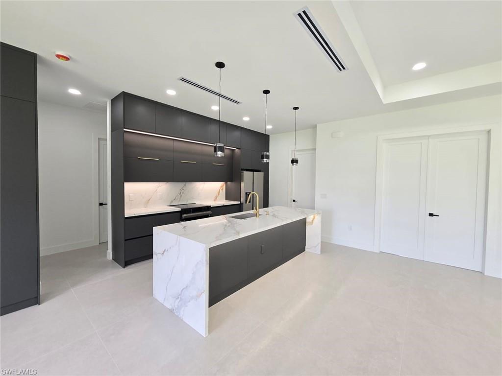 1114 Magnolia Ave Property Photo 4