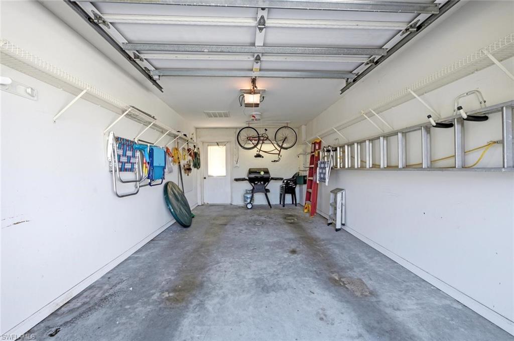 575 Saratoga Cir 204 Property Photo 5