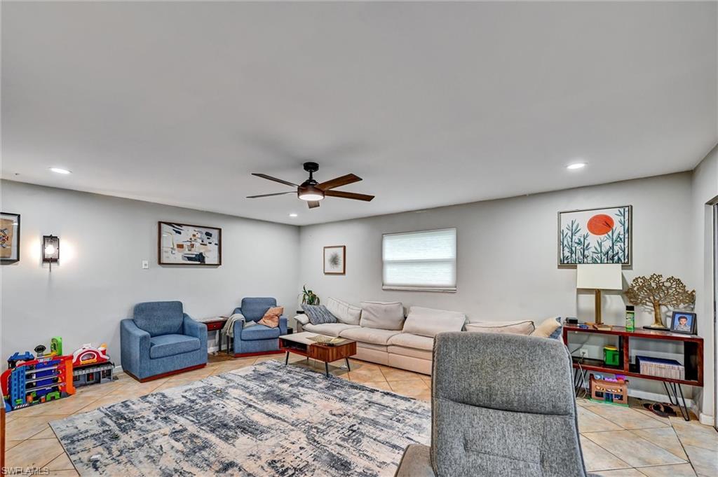 3490 Santiago Way Property Photo 4