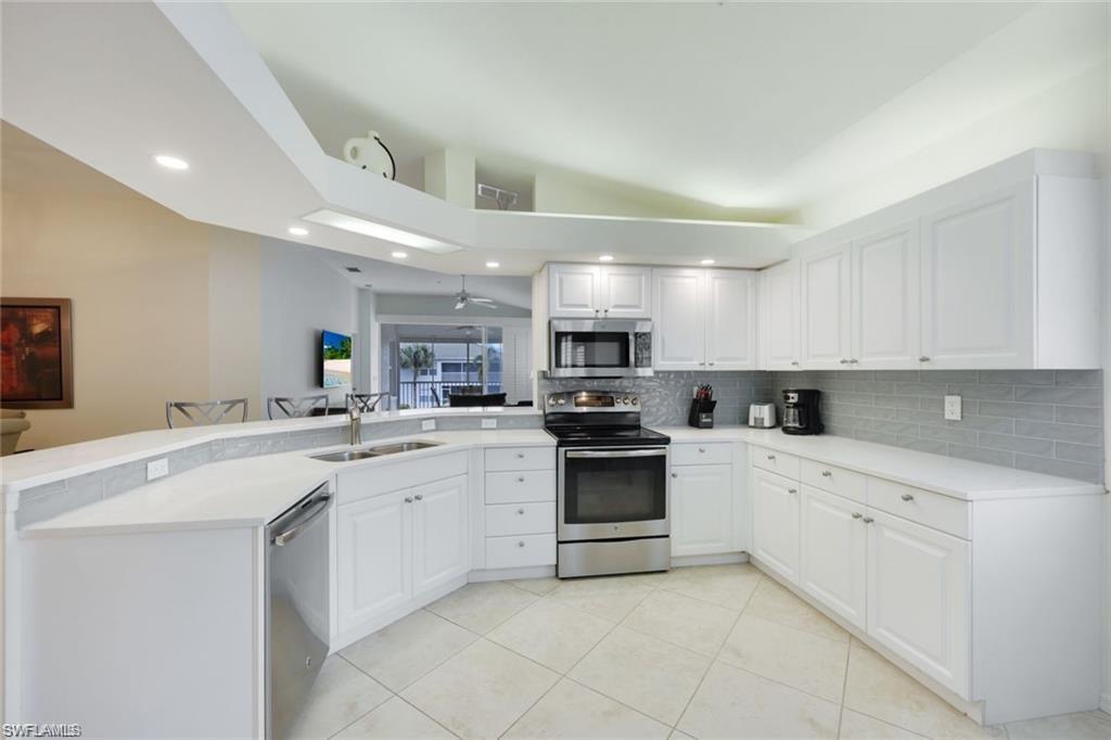 6914 Satinleaf Rd N 204 Property Photo 10