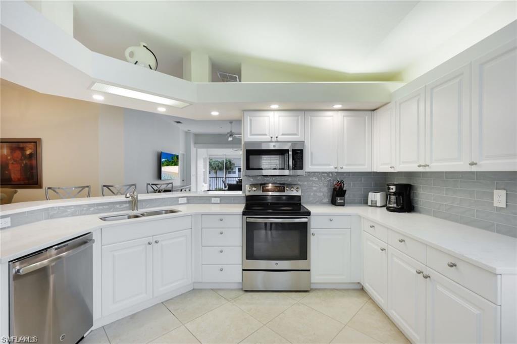 6914 Satinleaf Rd N 204 Property Photo 11