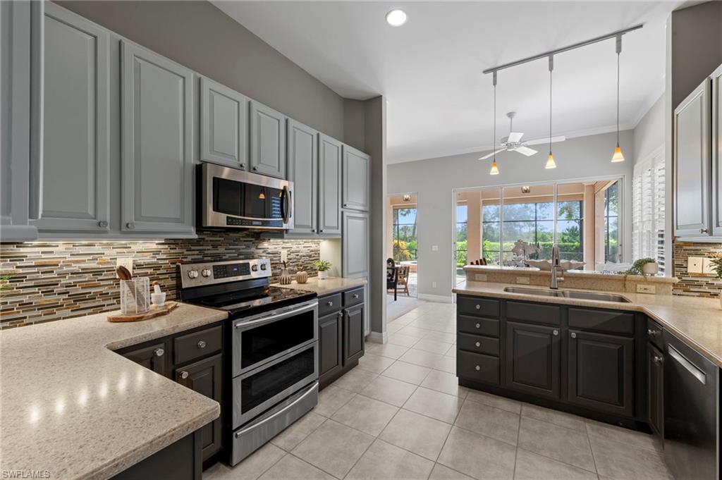 24797 Hollybrier Ln Property Photo 18