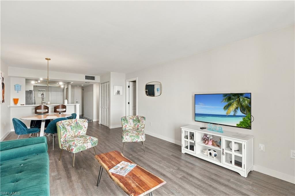 320 Seaview Ct 602 Property Photo 5