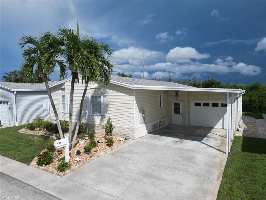 17611 Canal Cove Ct Property Photo 2