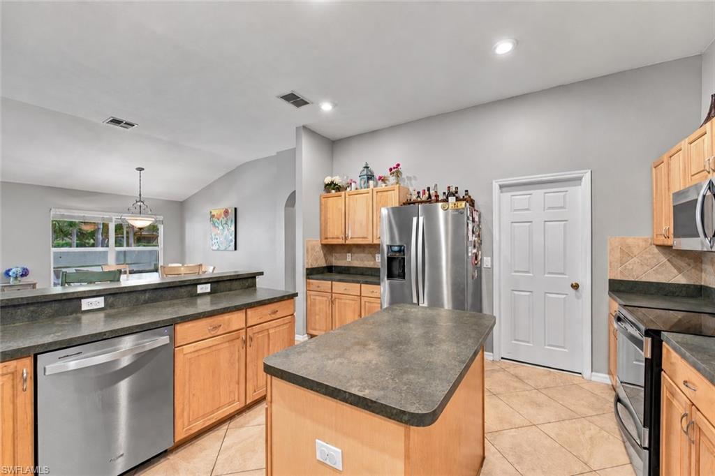 17311 Stepping Stone Dr Property Photo 8