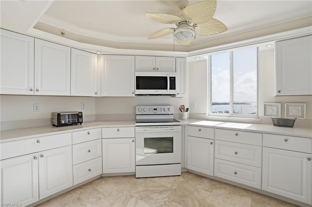 4753 Estero Blvd 502 Property Photo 11