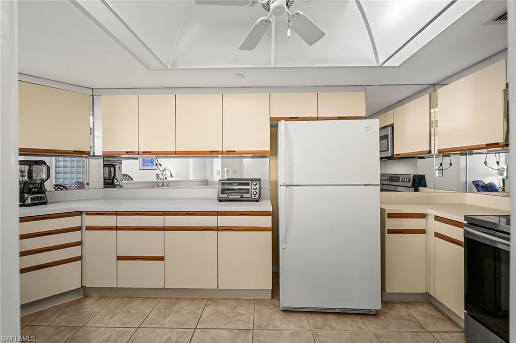 4751 Gulf Shore Blvd N 1602 Property Photo 9
