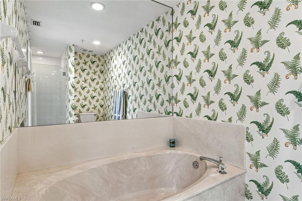 798 Eagle Creek Dr 302 Property Photo 14